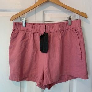 VERA MODA LINEN BLEND SHORTS. NWT.  LARGE.